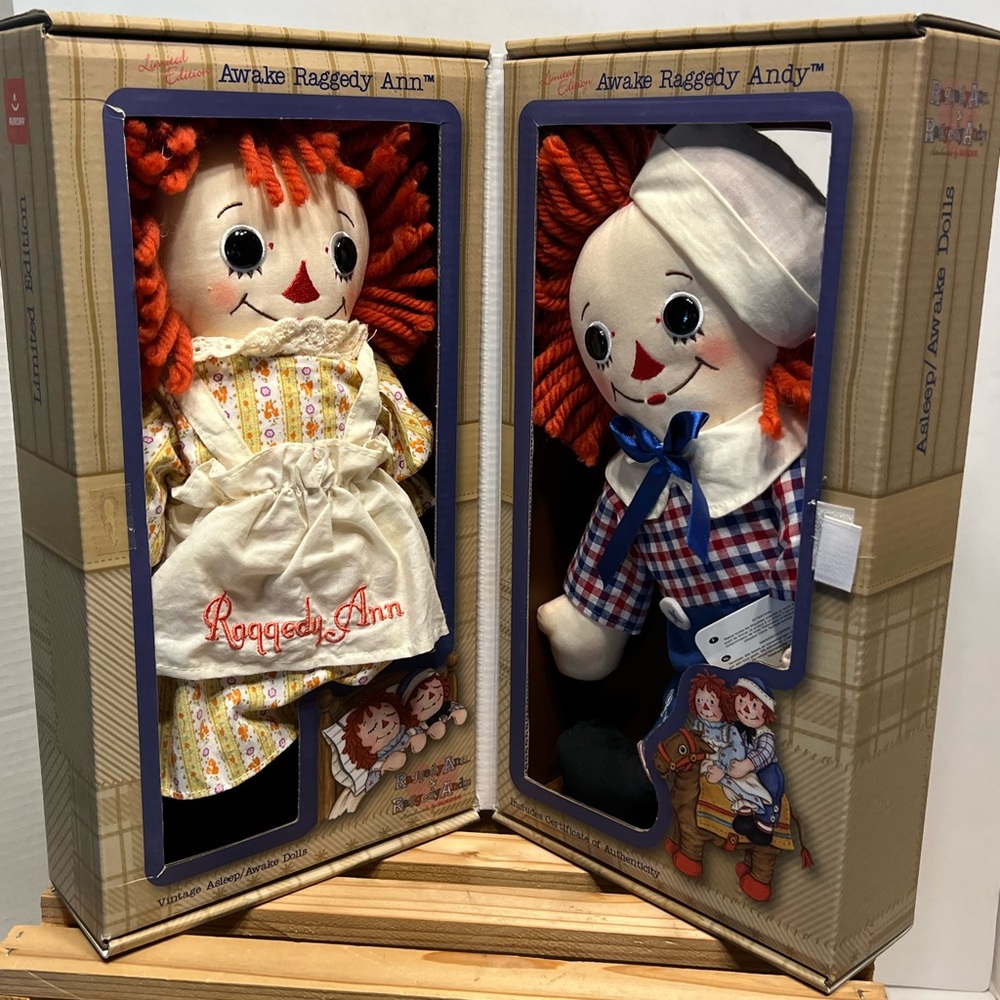 Plush Raggedy Ann and Raggedy Andy New Limited Edition with certificate